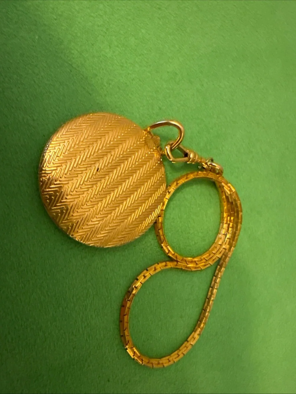 Vintage Colibri Quartz Gold Pocket Watch - Classic Men’s Accessory